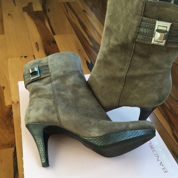BANDOLINO BDCALLUNA Suede Heeled Booties 7 - Picture 3 of 10